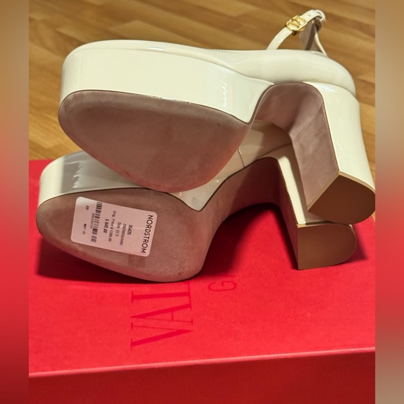 Valentino Garavani Cream Go Patent Platform Heels 37.5 - Picture 6 of 8